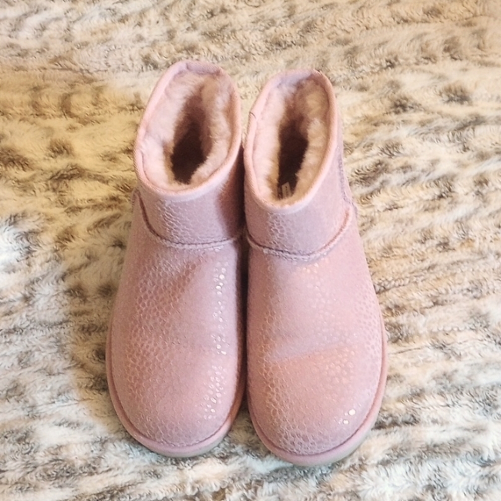 Pink UGGs 8
